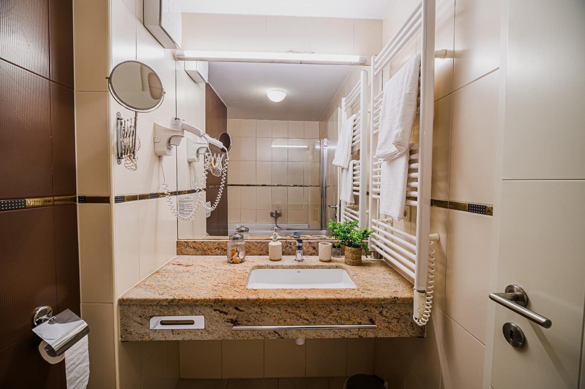 Apartman Marina Levant 203&202